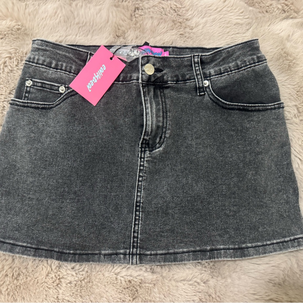 black edikted skirt xs NWT